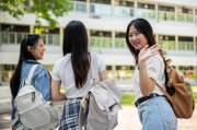 女生在杭州讀大學(xué)，生活費想漲到3000元，合理嗎?